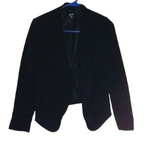 Women's APT. 9 size 6P black waist length blazer